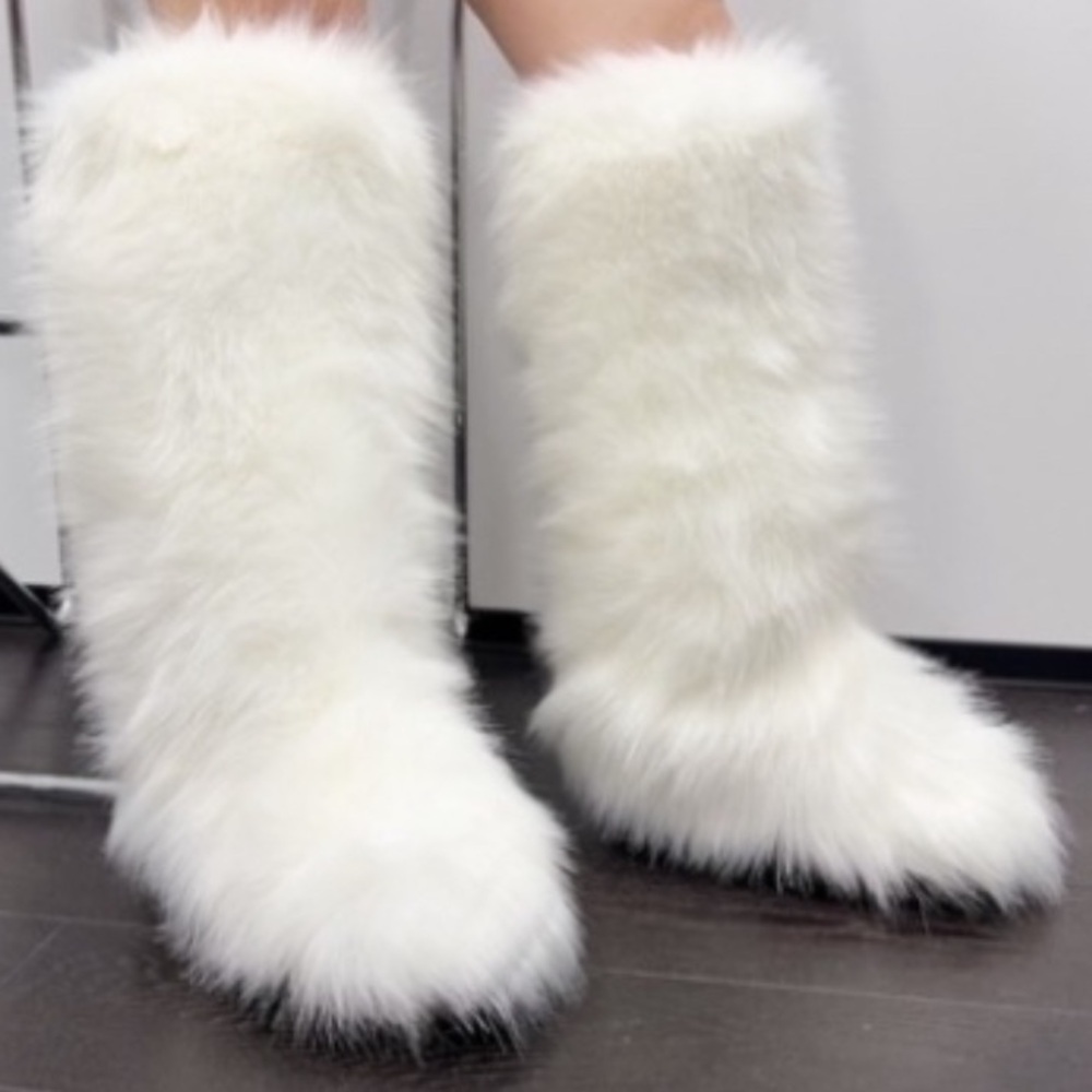 Faux Fur White Knee-Boots sizes 7.5-9